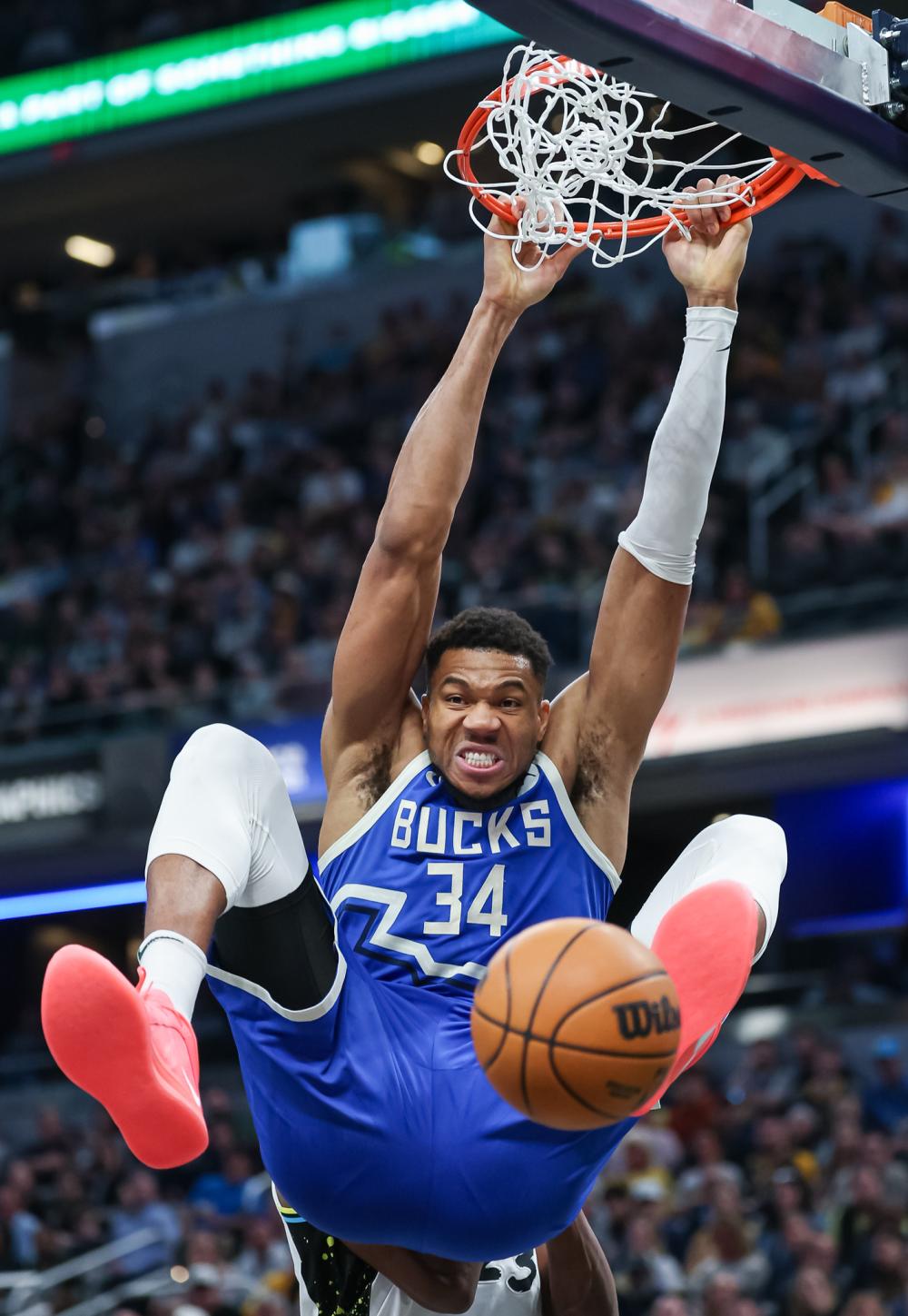 露出球队临 露出球队临